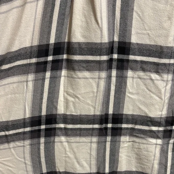 American Eagle Outfitters Black and White Plaid Button Down Shirt - Picture 9 of 11